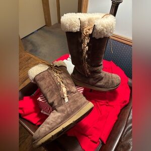 UGG AUSTRALIA UPSIDE 5163 TALL LACE UP SUEDE BROWN BOOTS /SHEEP SKIN LINING
